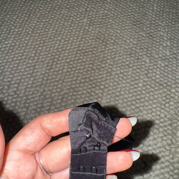 Victoria's Secret Black Women's Bra - Picture 3 of 4